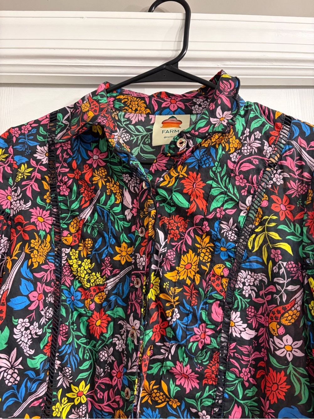 FARM Rio Black Multicolor Floral Button-Front Blouse - Picture 2 of 3